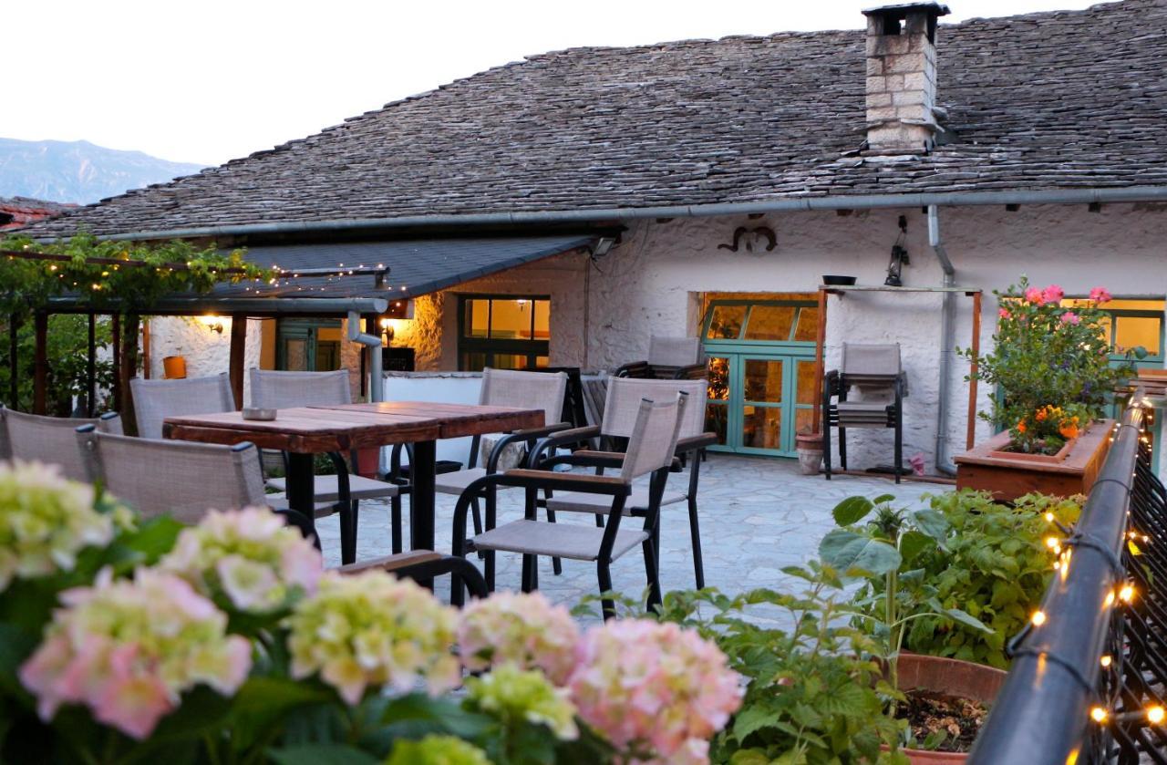 Stone City Hostel Gjirokaster Luaran gambar