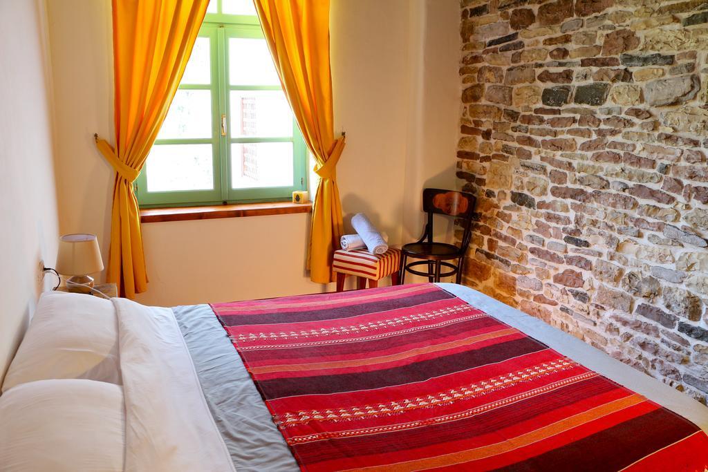 Stone City Hostel Gjirokaster Luaran gambar