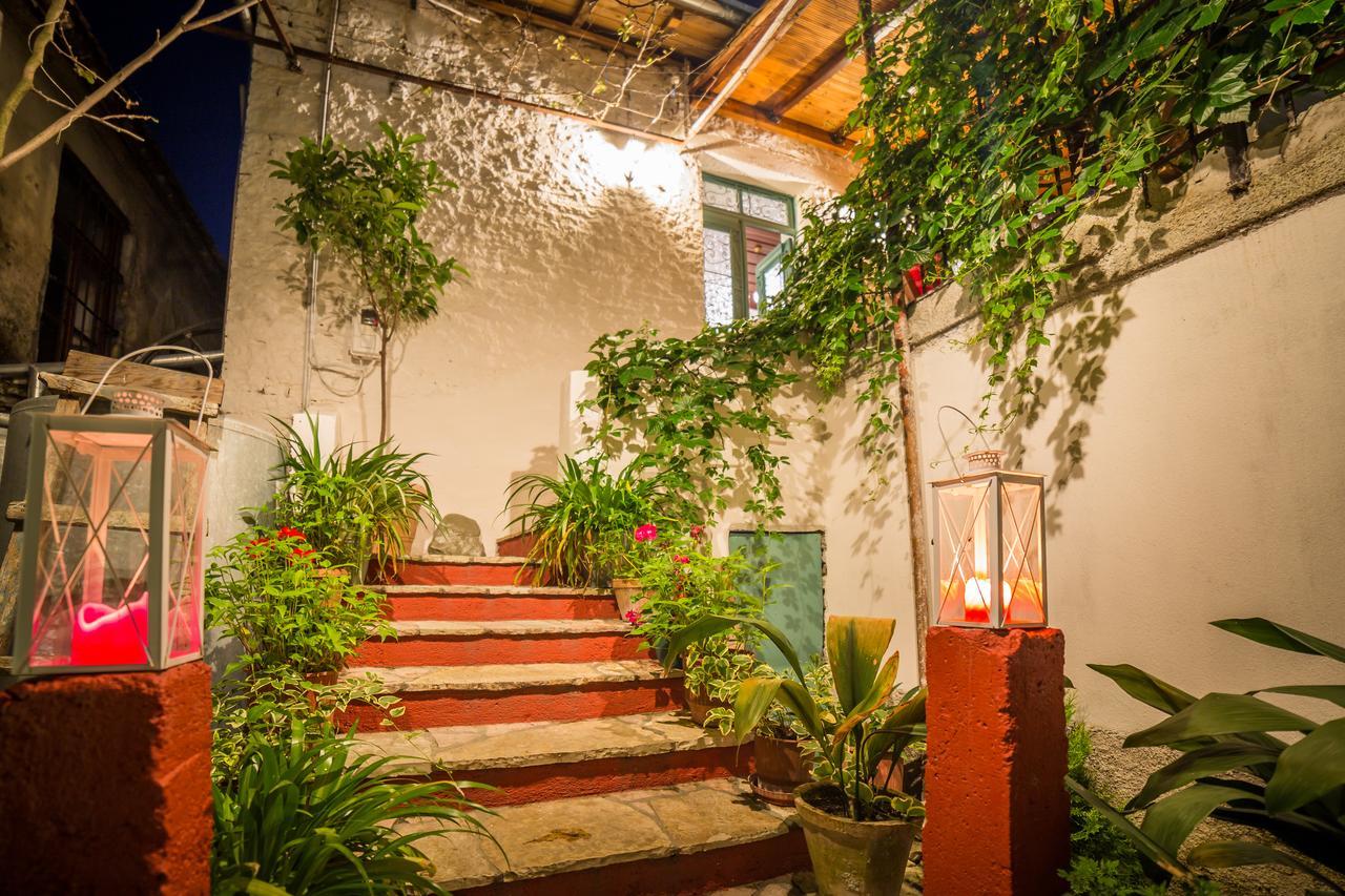 Stone City Hostel Gjirokaster Luaran gambar